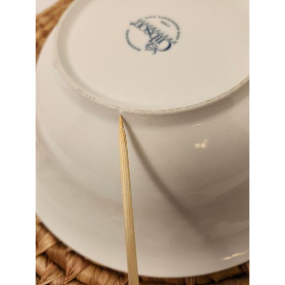 Gibson China Embossed Fruit Serving Bowl 9.5" Apple Grapes Leaves White Single - Picture 10 of 13